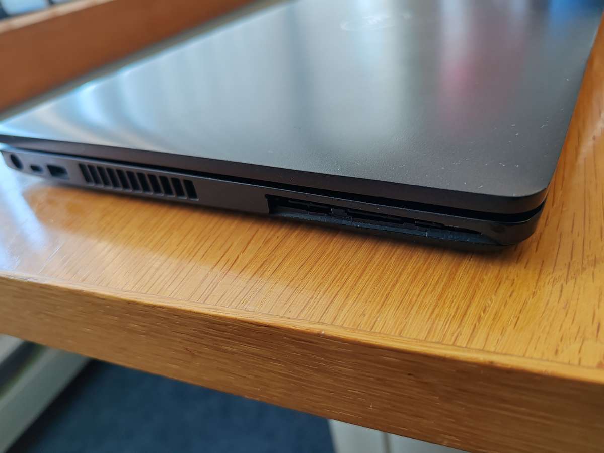 Dell latitude 55100 i5 8th generation