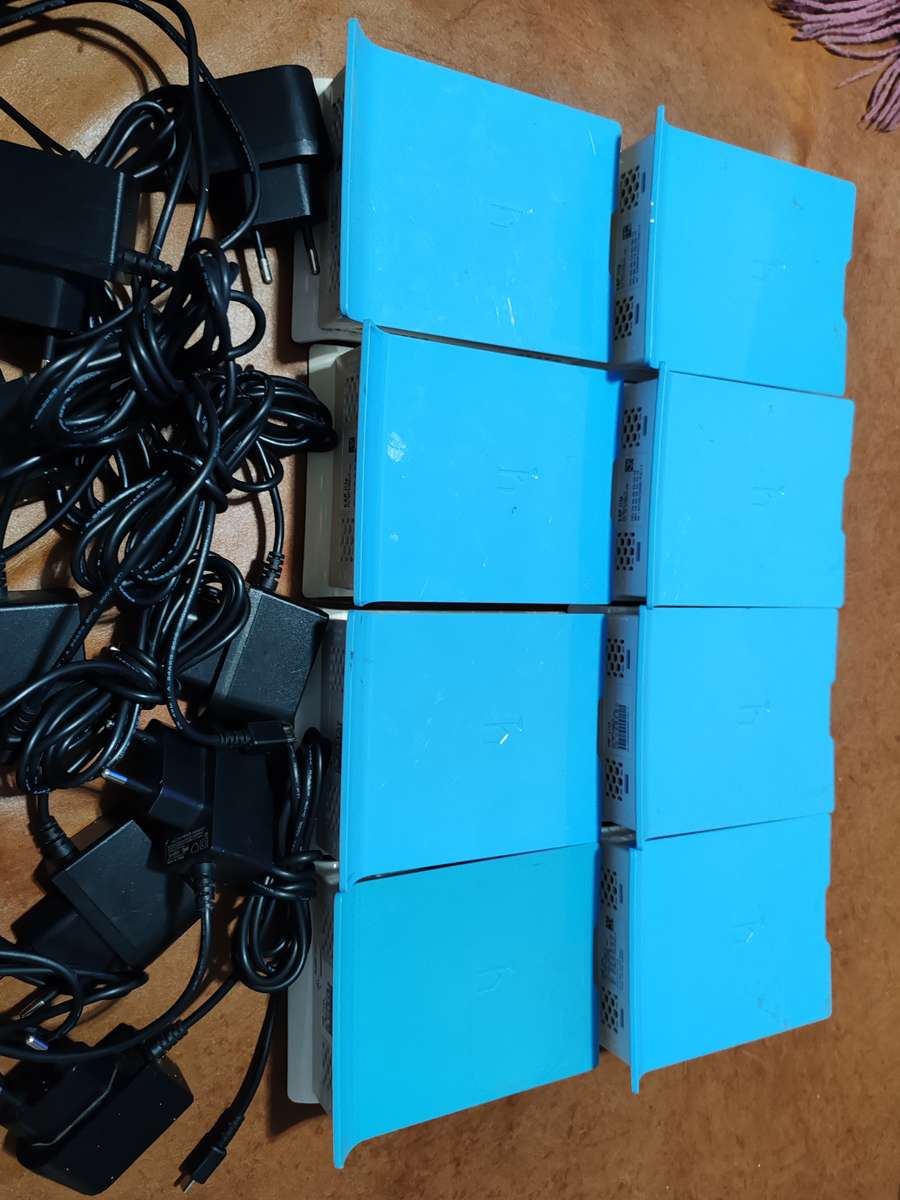 MikroTik hAP lite SOHO 2GHz WiFi Router - network switch (It does not take a SIM CARD)