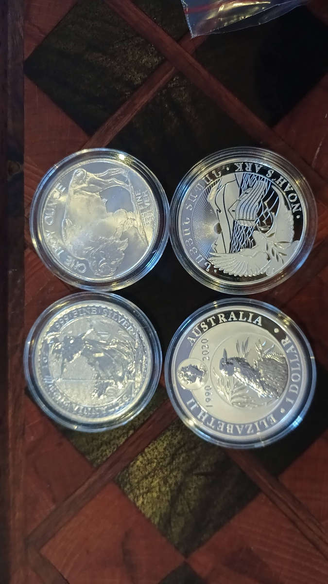 4 x 1 oz silver bullions and rounds