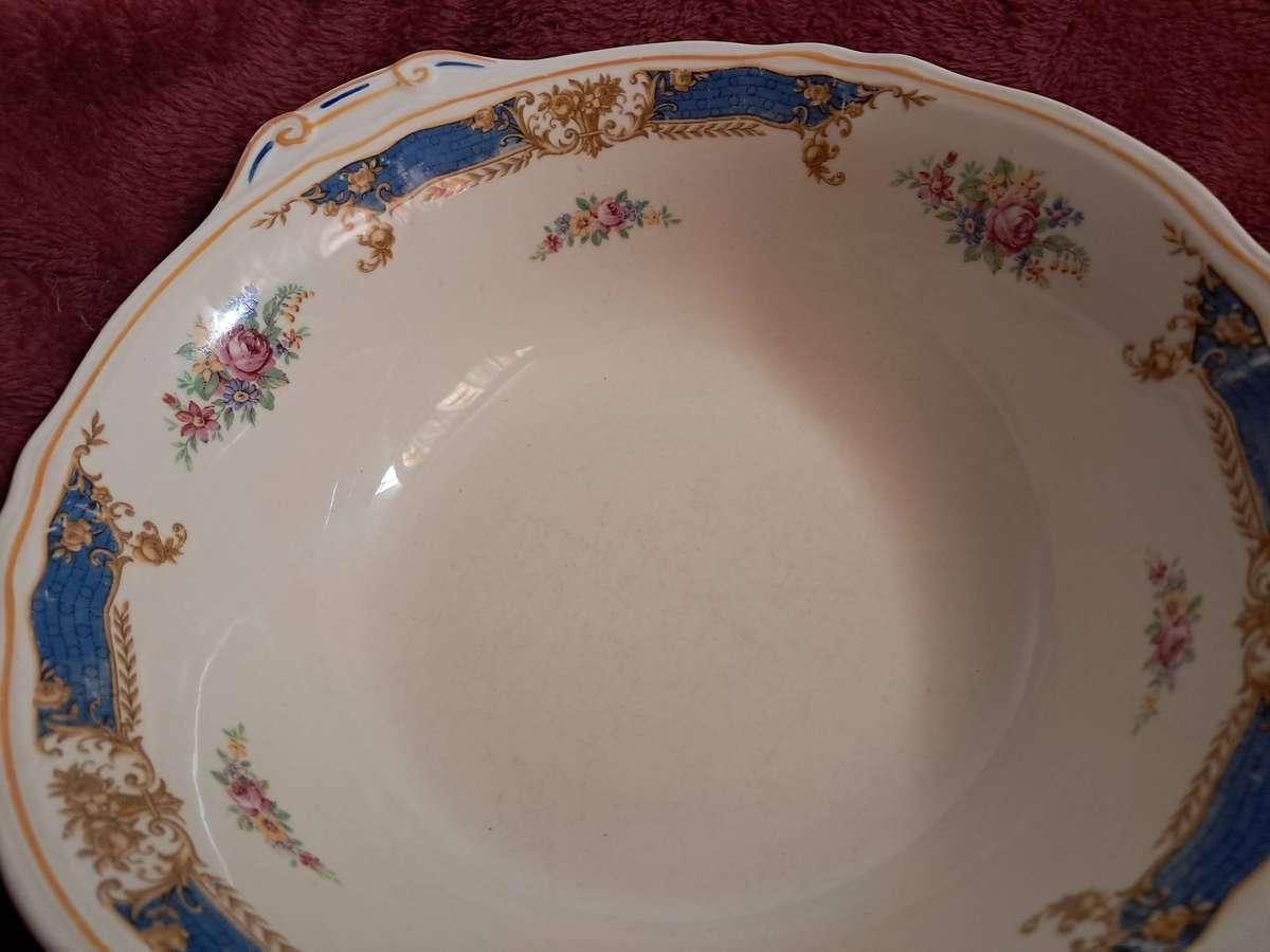 Grindley Cream Petal Serving Bowl