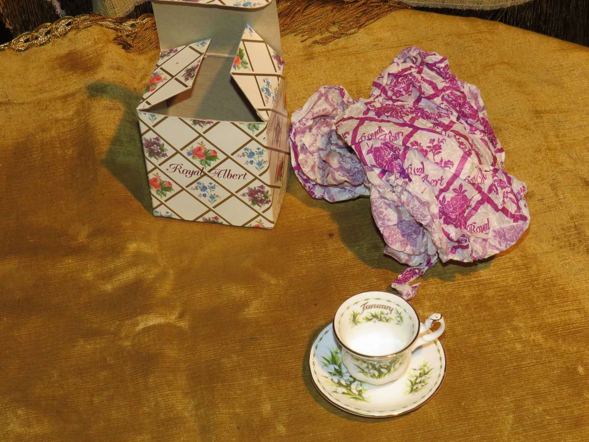 Royal Albert Flower OF The Month  Snowdrops Collectable