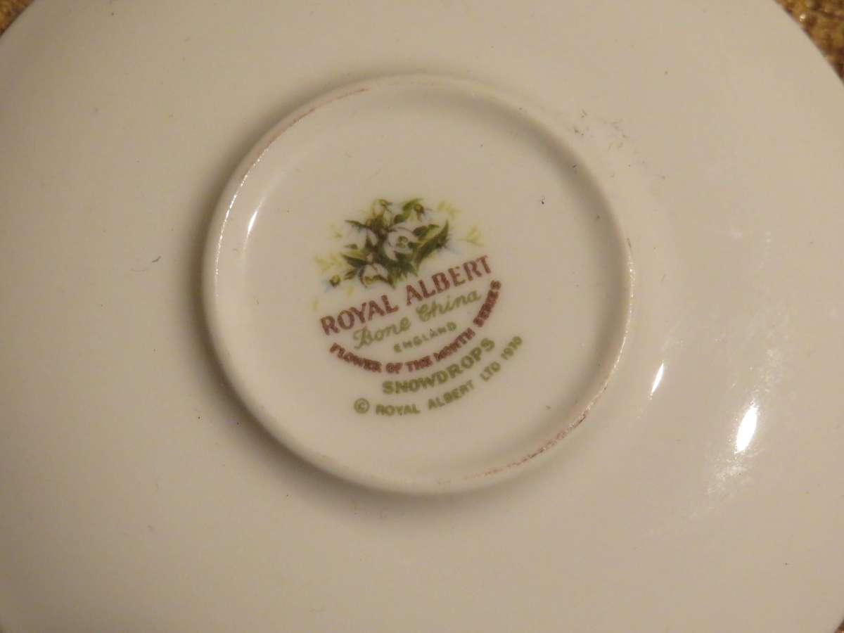 Royal Albert Flower OF The Month  Snowdrops Collectable