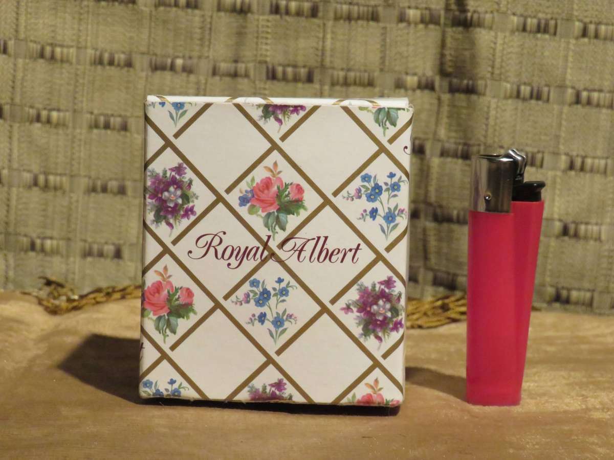 Royal Albert Flower OF The Month  Snowdrops Collectable