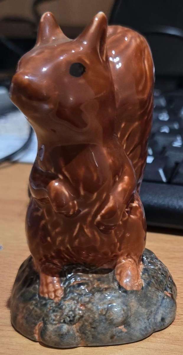 BENEAGLES SCOTCH WHISKY BESWICK 'SQUIRREL' DECANTER