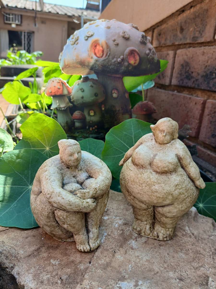Hand-Cast Whimsical Fat Lady Figurine  12cm Unique Garden & Home Sculpture