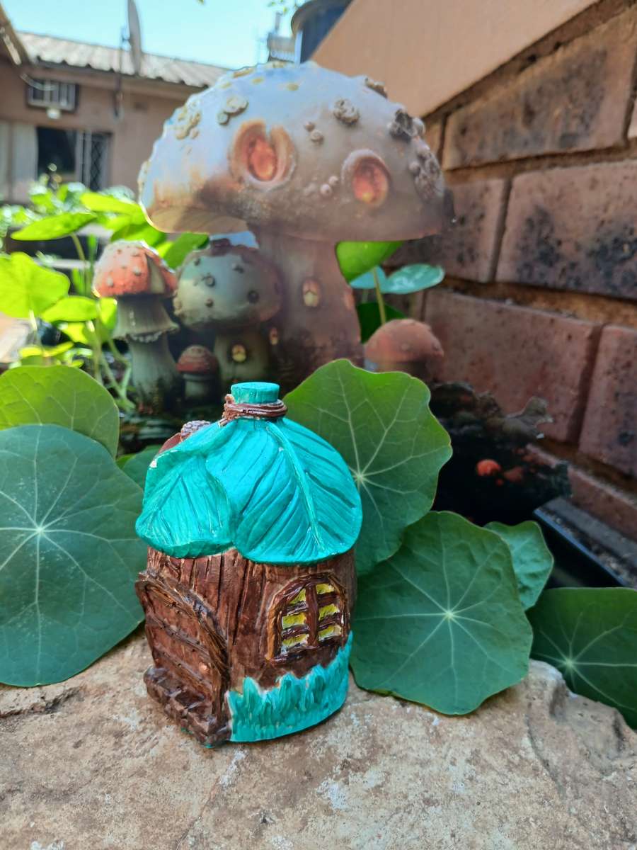 Fairy House with Leaf Roof | Fairy Garden Statue