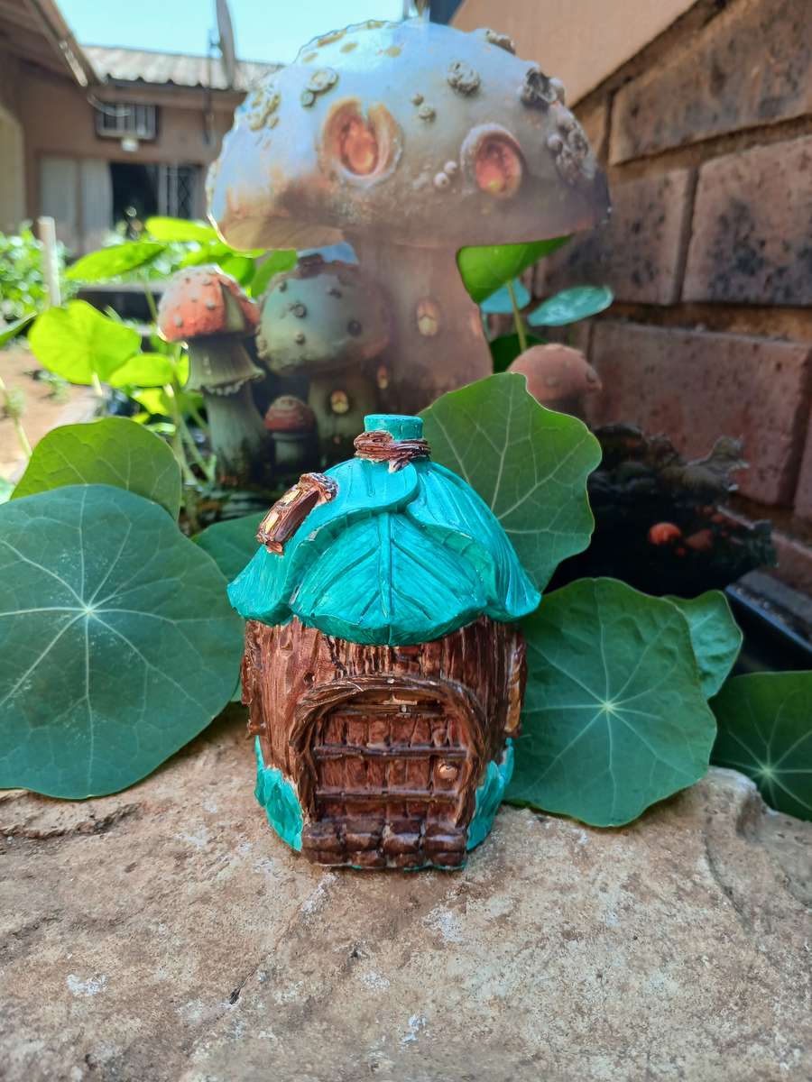 Fairy House with Leaf Roof | Fairy Garden Statue