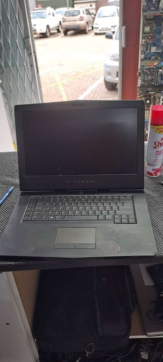 ** Broken ** Alienware laptop
