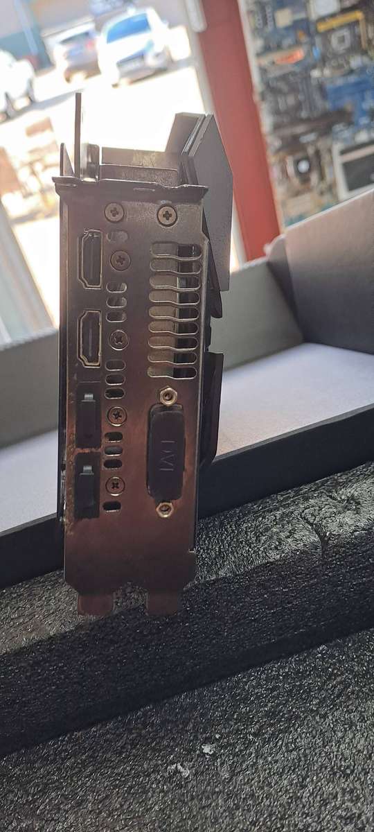 ROG Strix AMD RX 580 8GB ( READ DESCRIPTION )