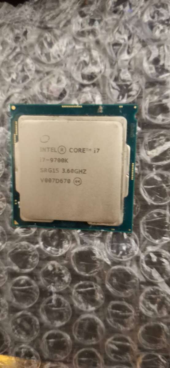 Intel Core i7 9700K + Intel Core i7 9700F