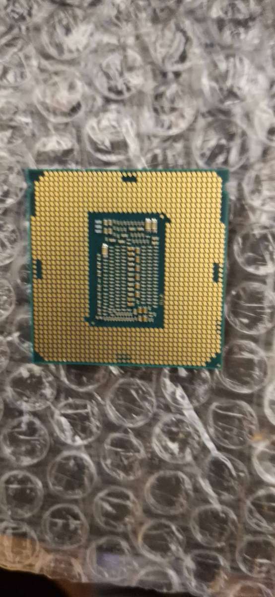 Intel Core i7 9700K + Intel Core i7 9700F