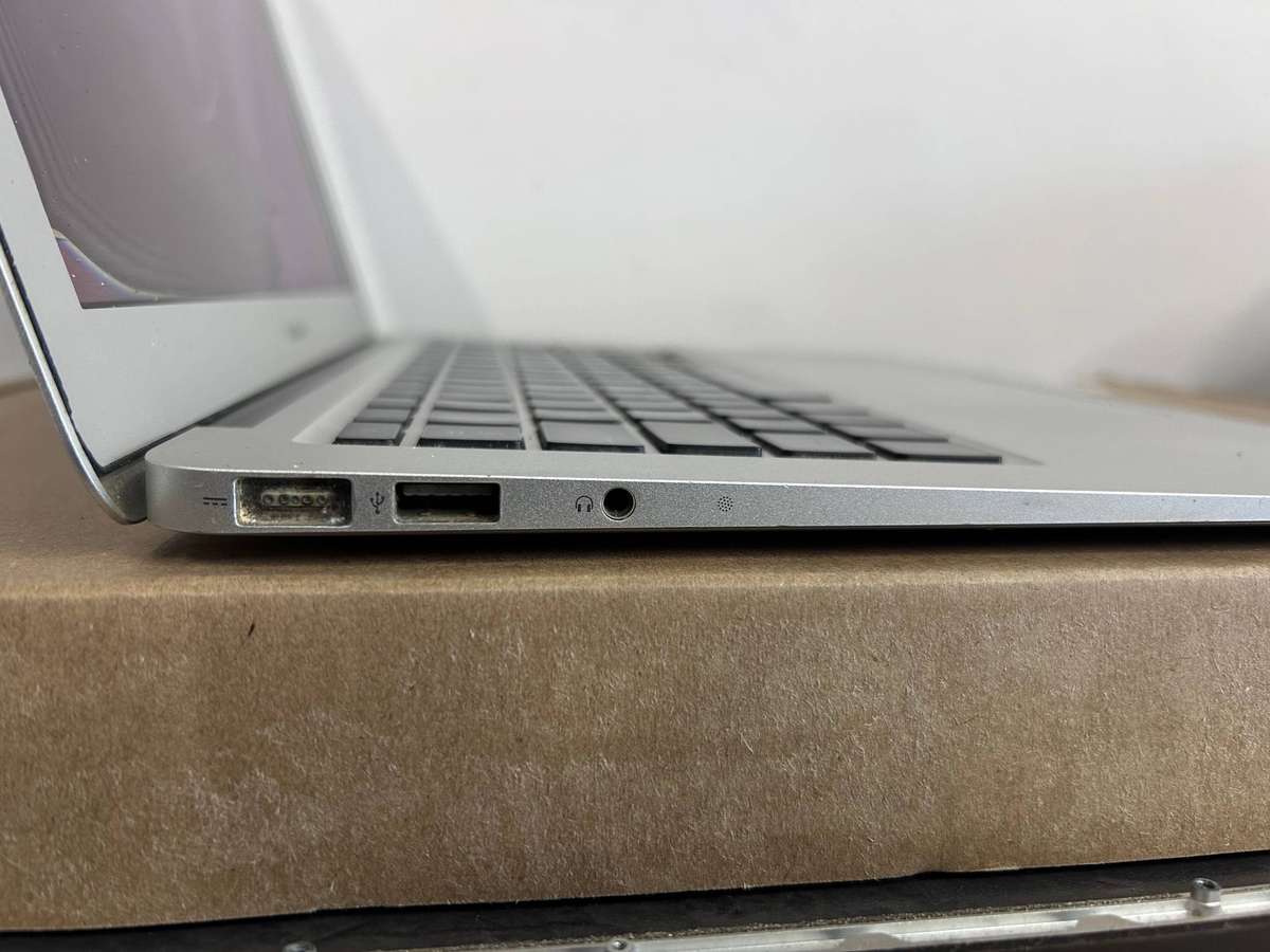 2x Macbook Air for Repairs