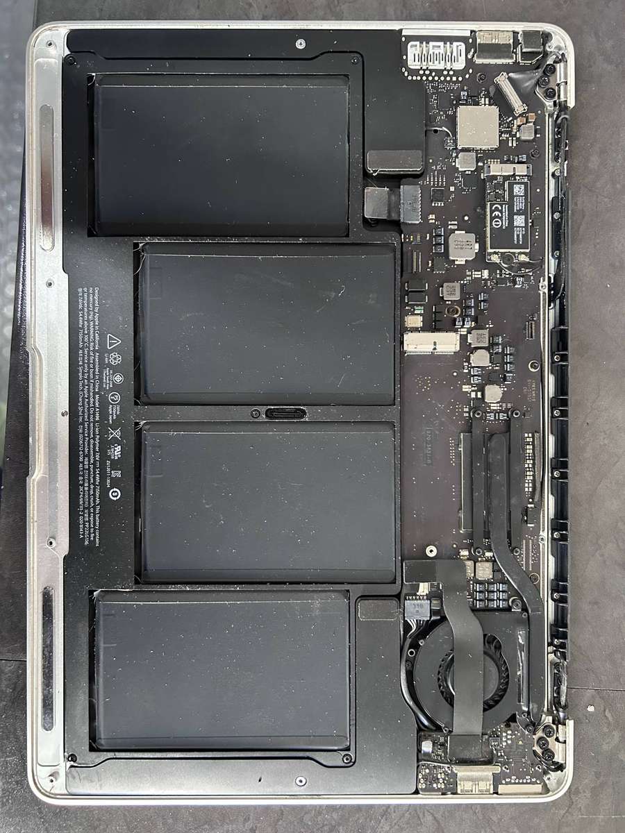 2x Macbook Air for Repairs
