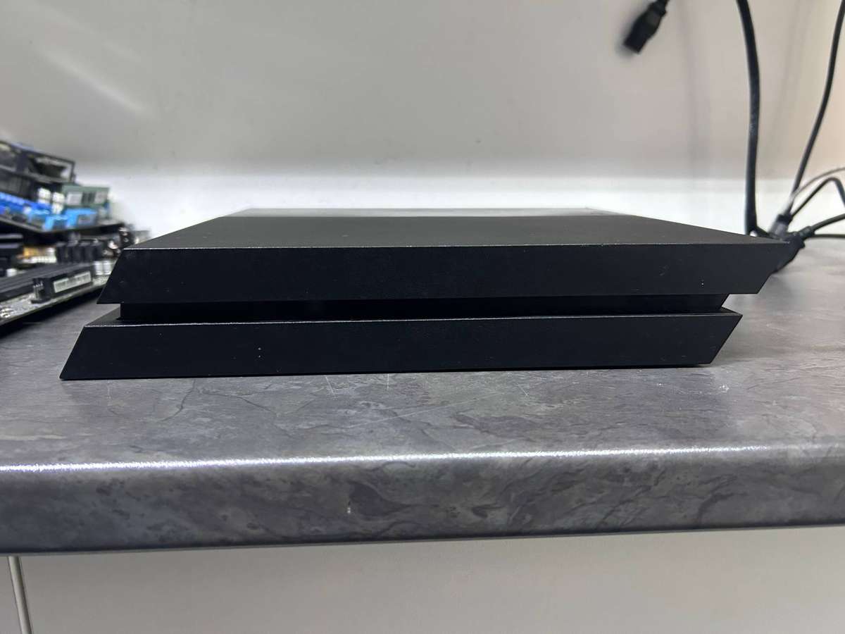 Broken Sony PlayStation 4 (PS4)  Spares or Repair