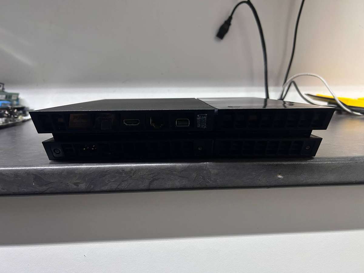 Broken Sony PlayStation 4 (PS4)  Spares or Repair