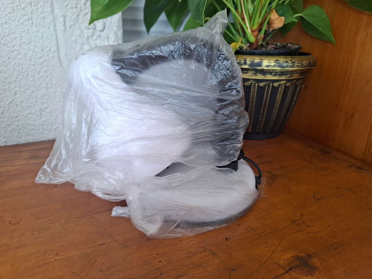 Adjustable bed side table lamp