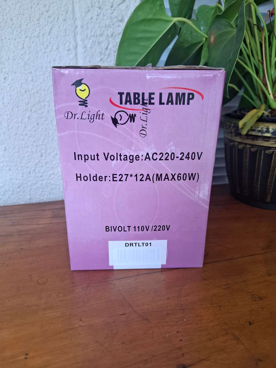 Adjustable bed side table lamp