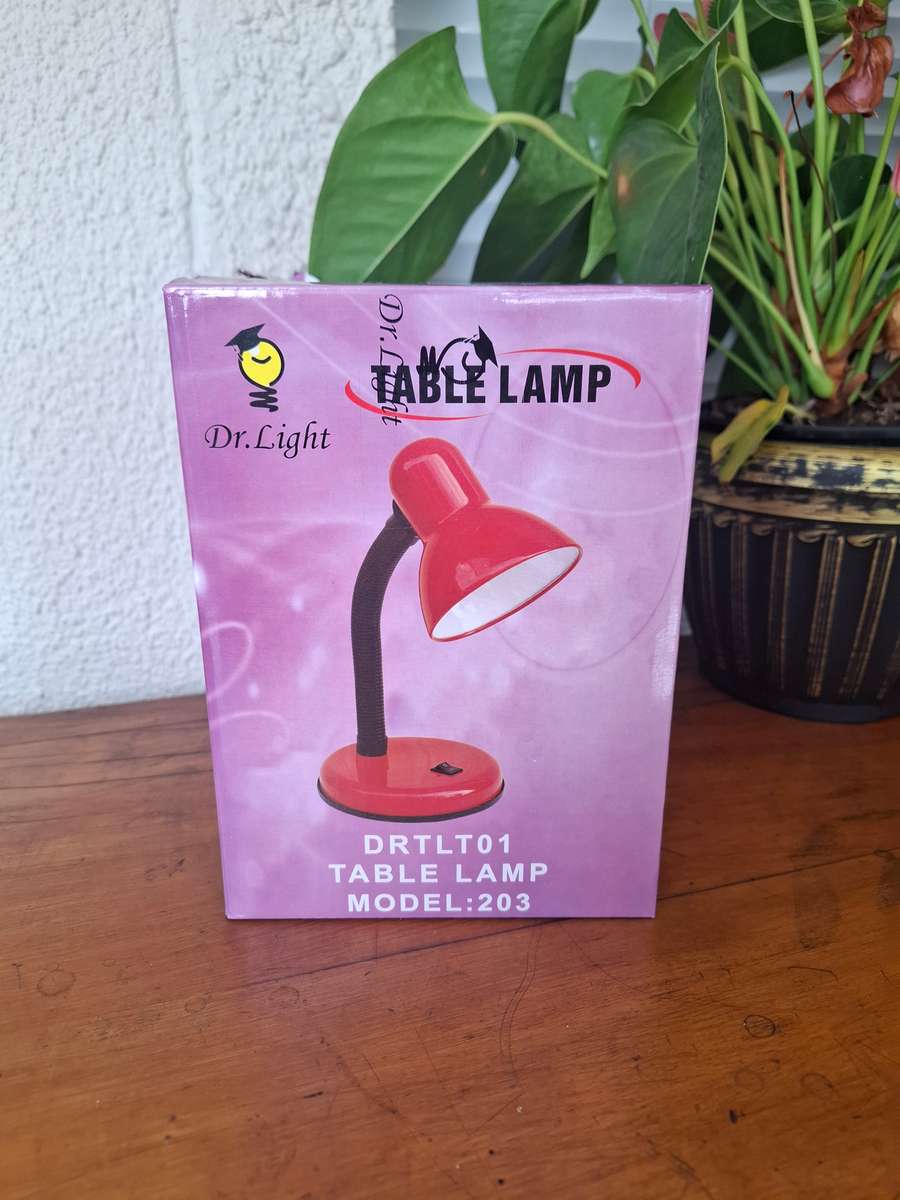 Adjustable bed side table lamp