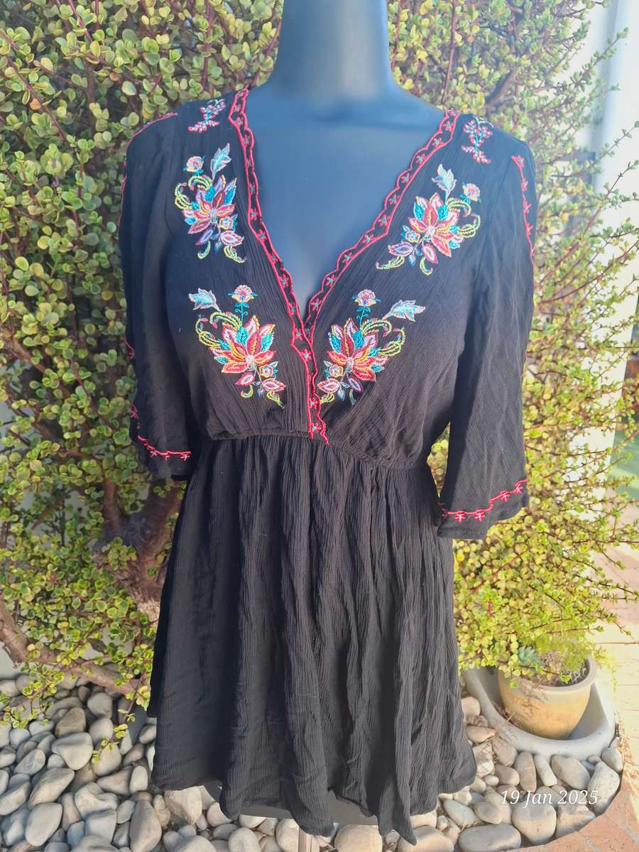 FOREVER 21 Boho Black Embroidered Mini Dress -M