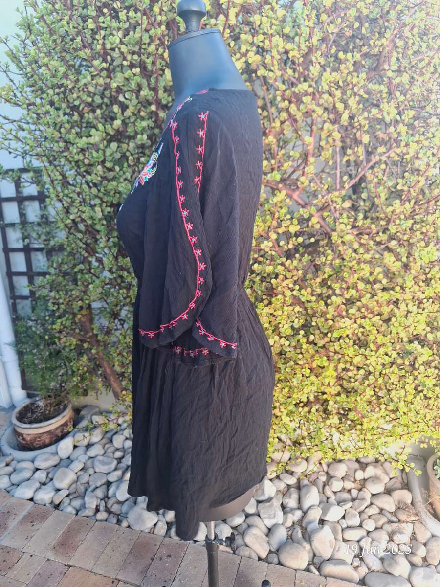 FOREVER 21 Boho Black Embroidered Mini Dress -M