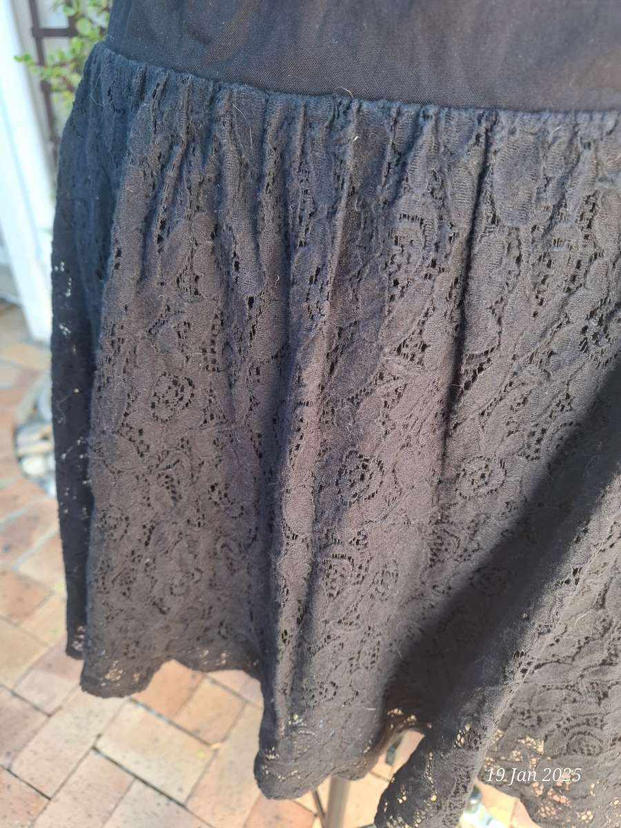 Lace skirt - L