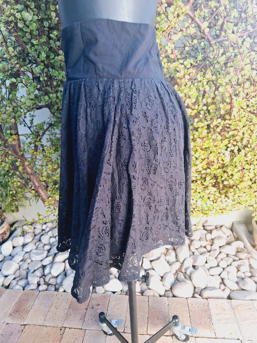 Lace skirt - L