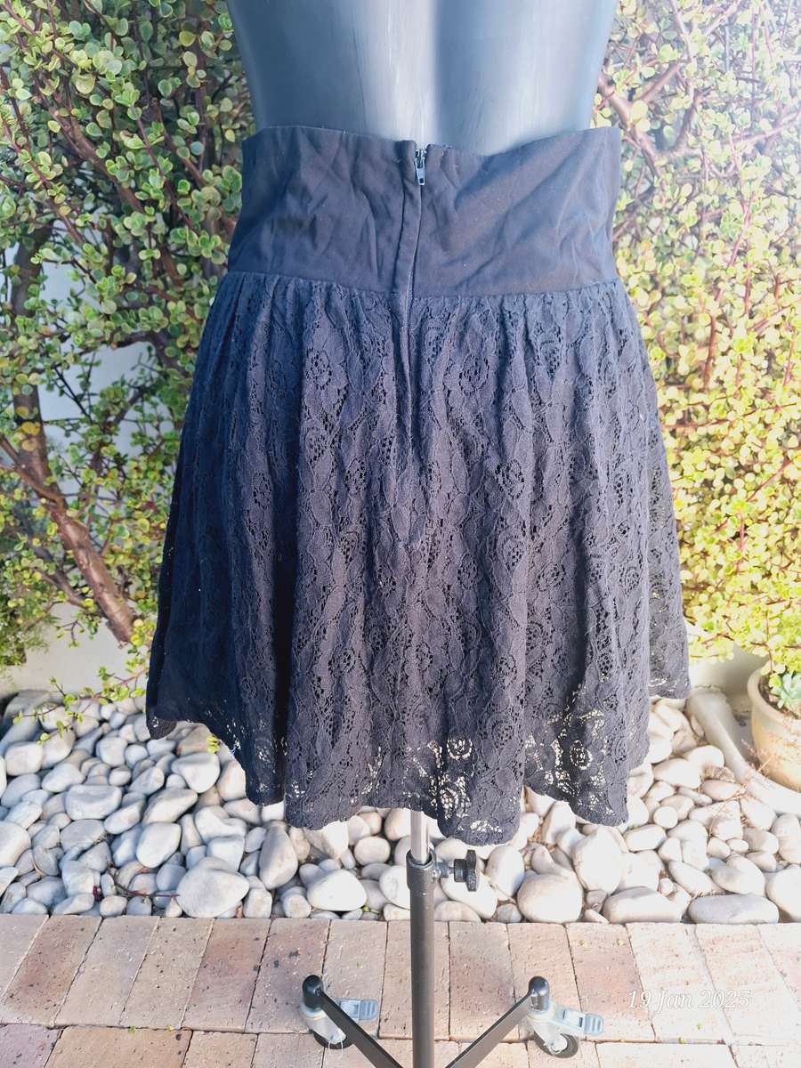 Lace skirt - L