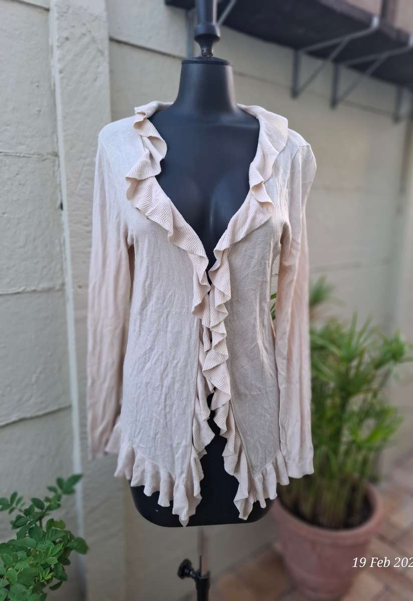 FADE light weight cardigan - M