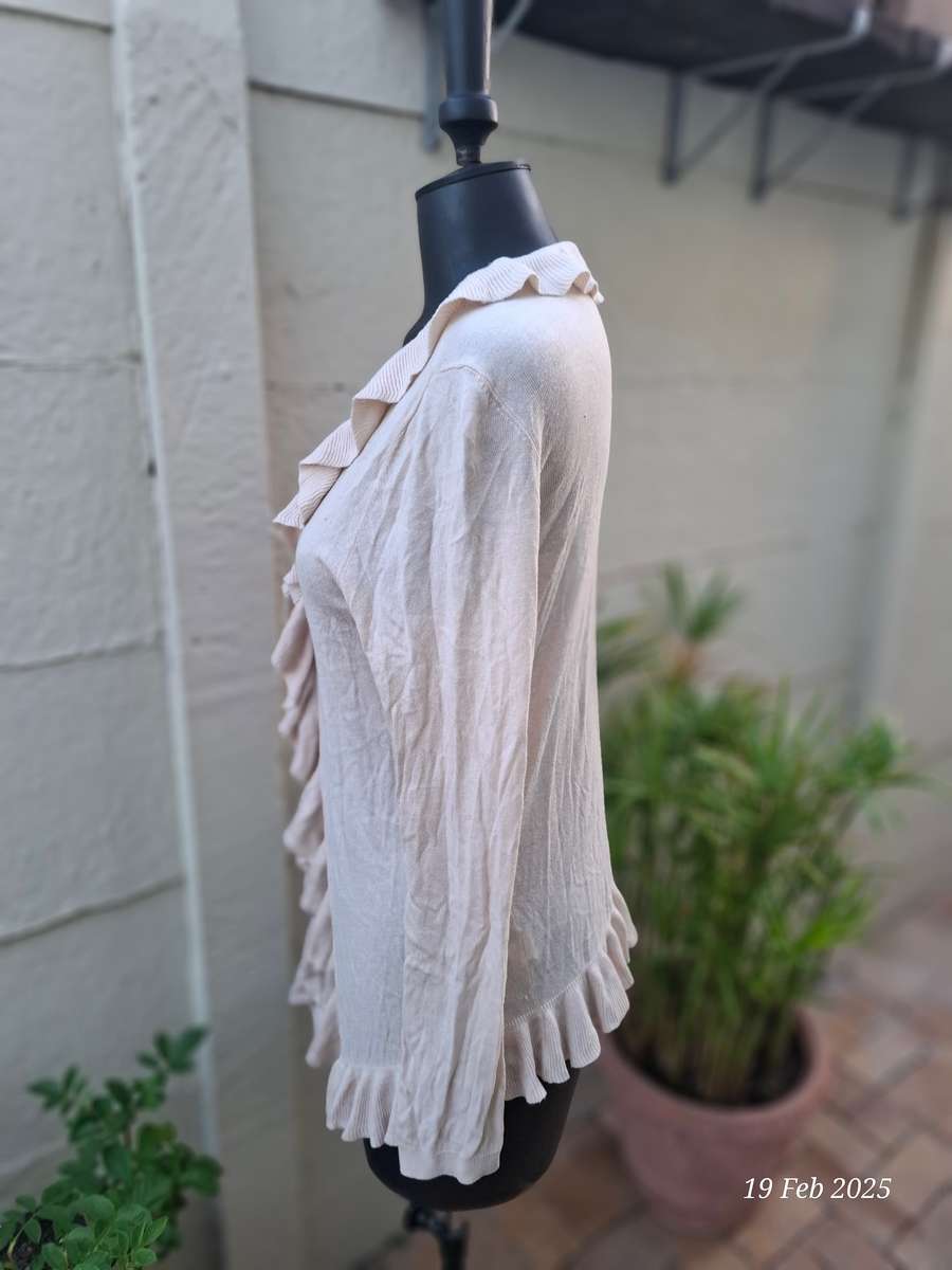 FADE light weight cardigan - M