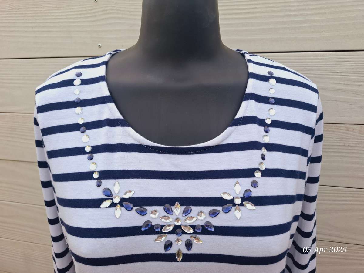 Miladys 3/4 white and navy stripe top with flower rhinestone detail - Size 38/14