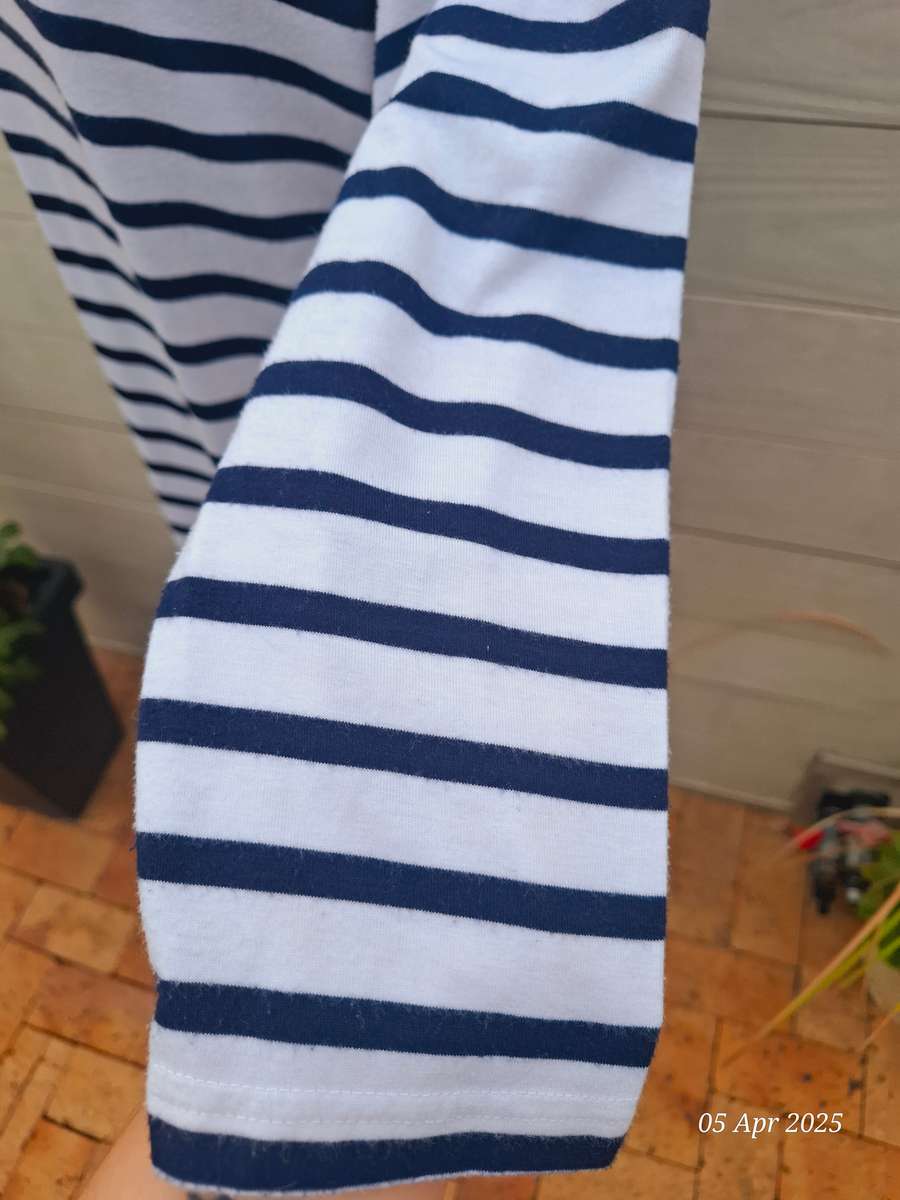 Miladys 3/4 white and navy stripe top with flower rhinestone detail - Size 38/14