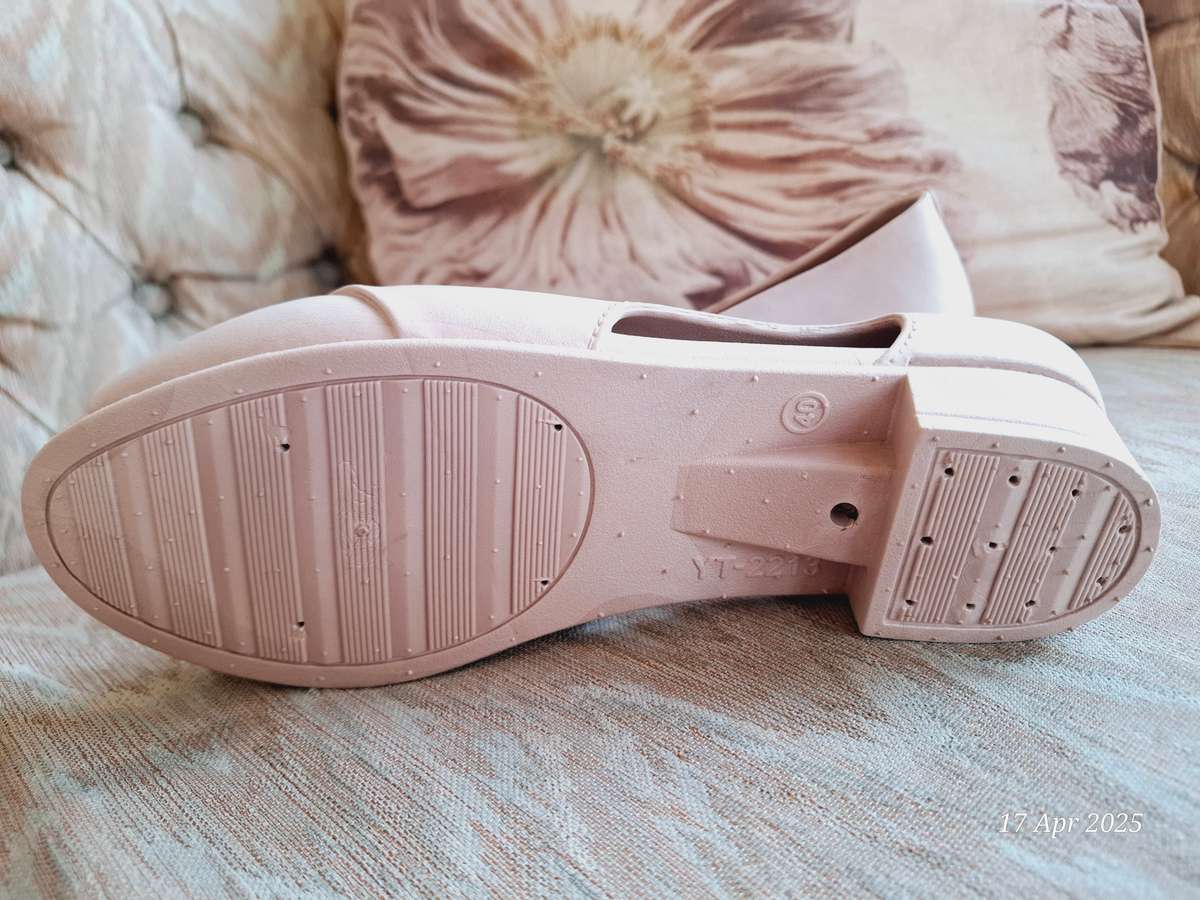 NEW ladies peep toe sandal - 40/6