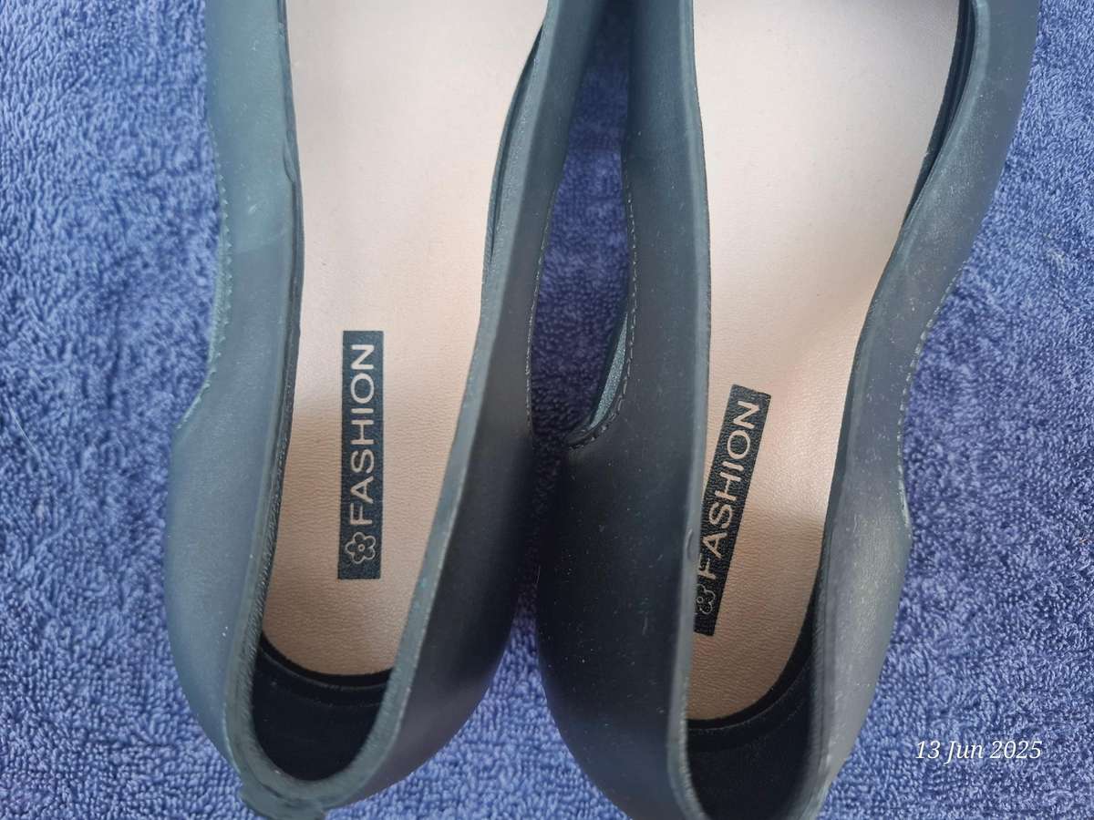 NEW ladies peep toe sandal - 40/6