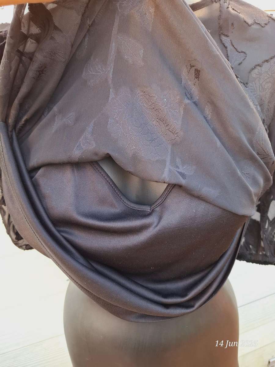 Black lace top - 10/34