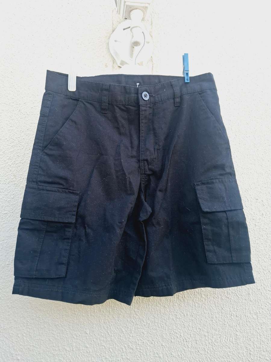 MRP Black Cargo Shorts - Size 28