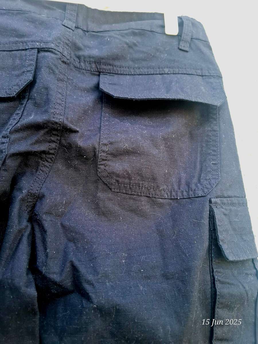 MRP Black Cargo Shorts - Size 28