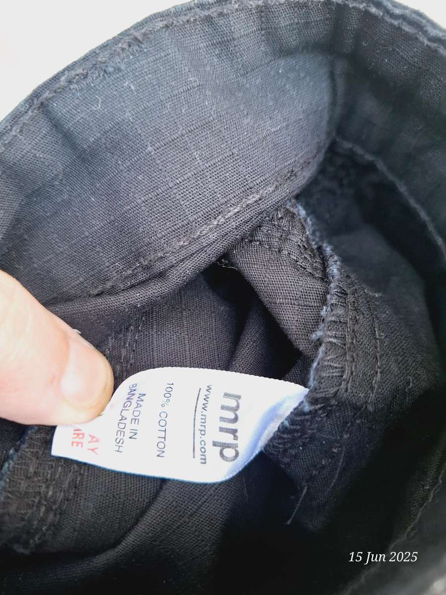 MRP Black Cargo Shorts - Size 28