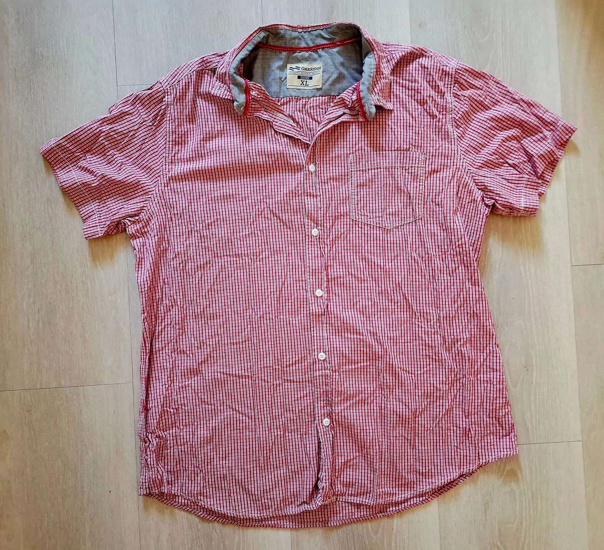 Mens Oakridge white and red checkered short sleeve button shirt - XL