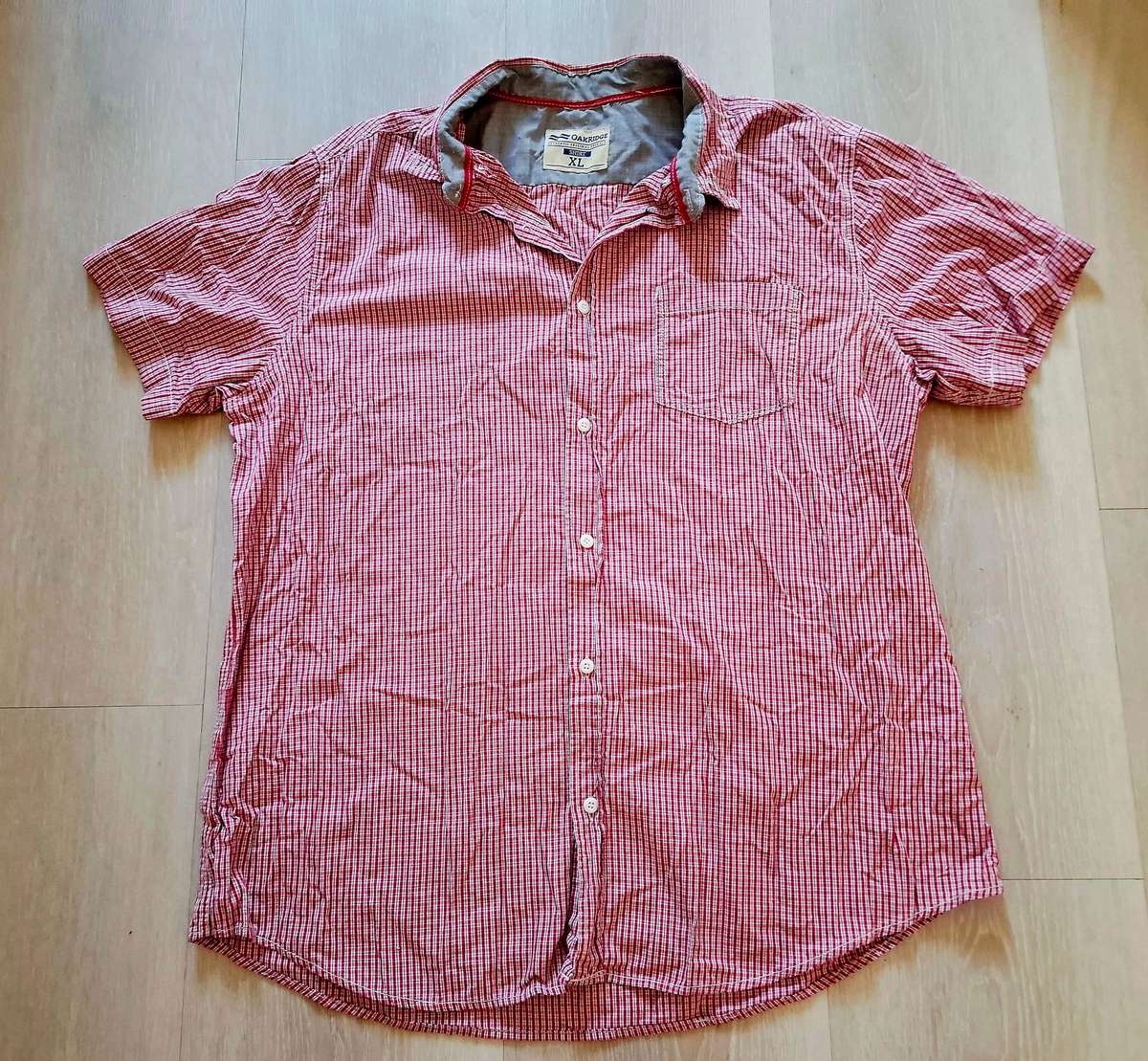 Mens Oakridge white and red checkered short sleeve button shirt - XL