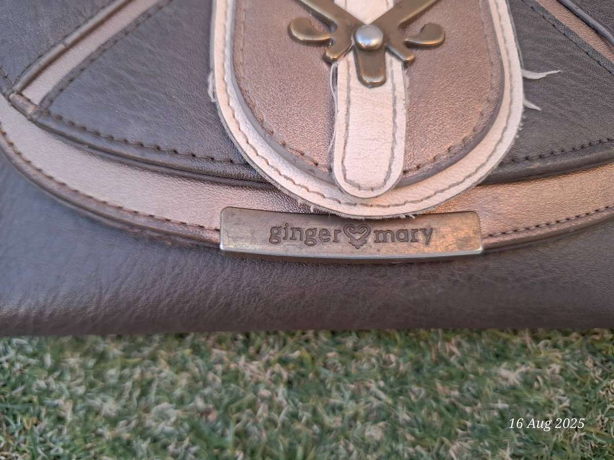 Ginger Mary Wallet / Purse