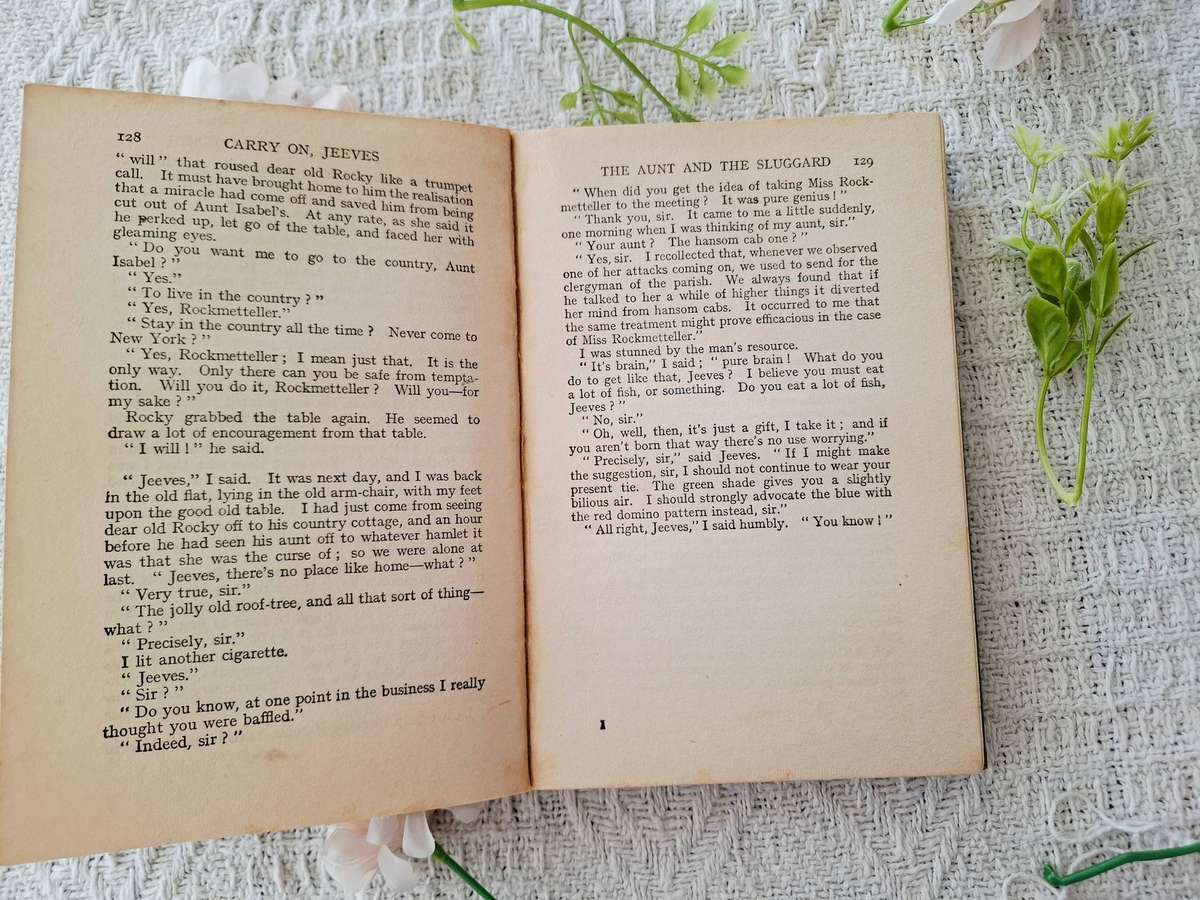 Carry on, Jeeves by P.G. Wodehouse