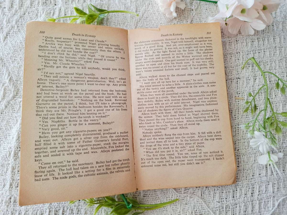 Death in Ecstasy by Ngaio Marsh