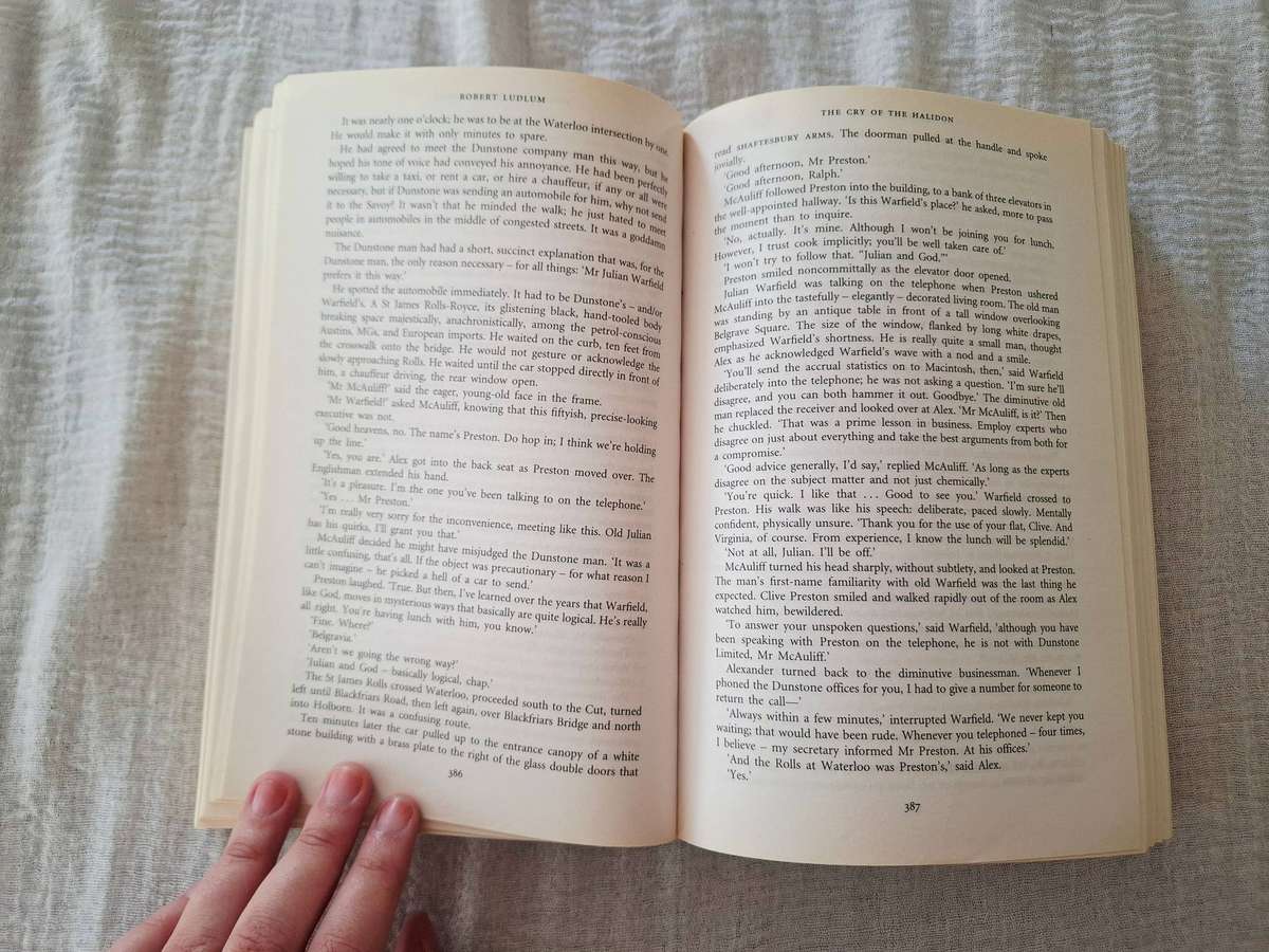 Softcover Novel: The Early Years by Robert Ludlum