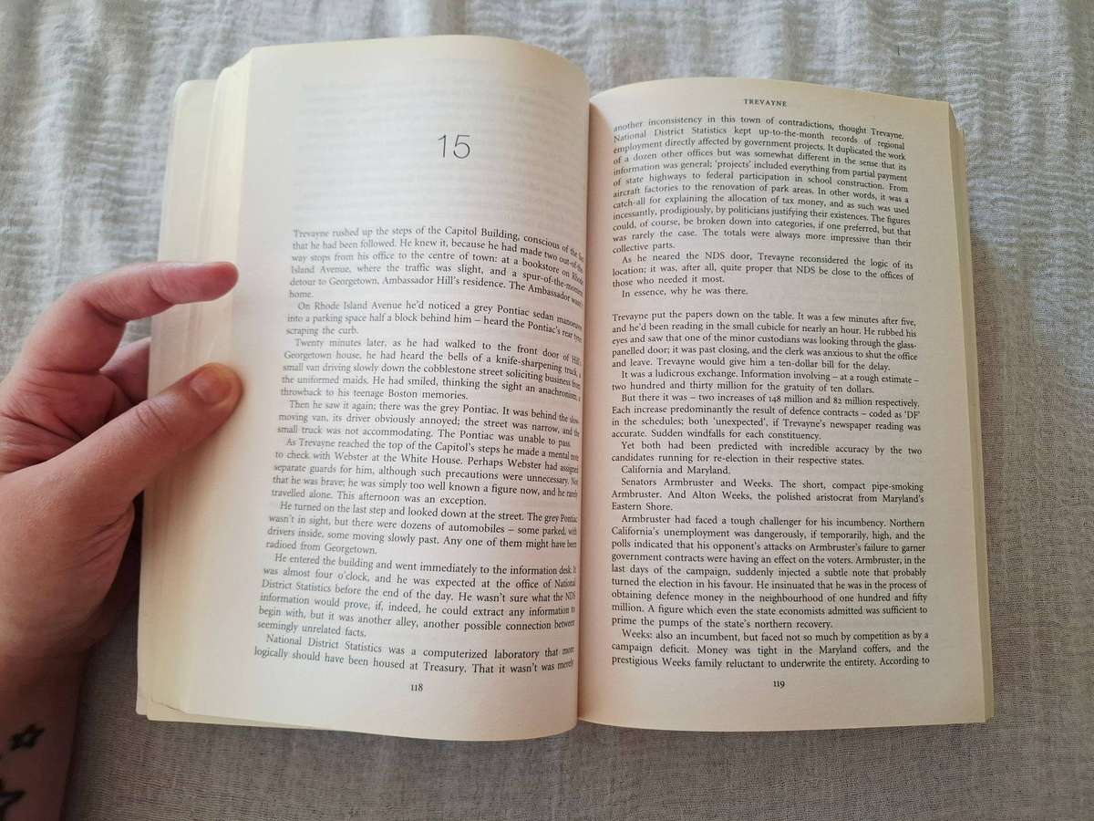 Softcover Novel: The Early Years by Robert Ludlum