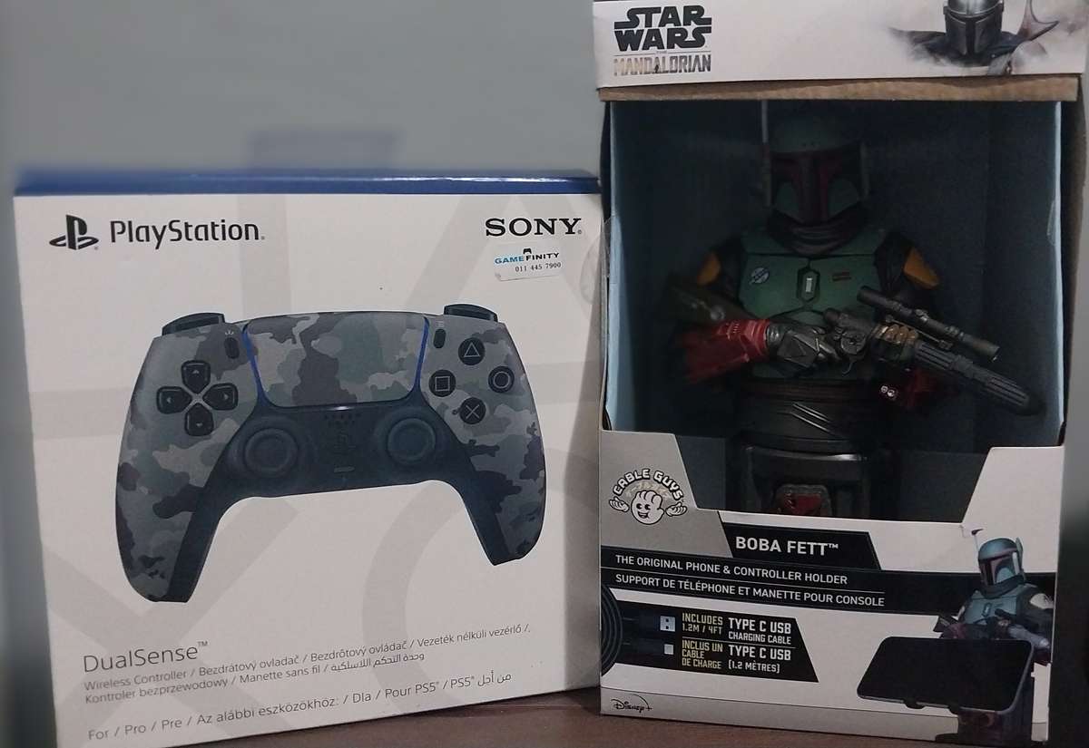 PS5 Controller + StarWars Mandalorian Controller stand  combo (Brand new sealed)