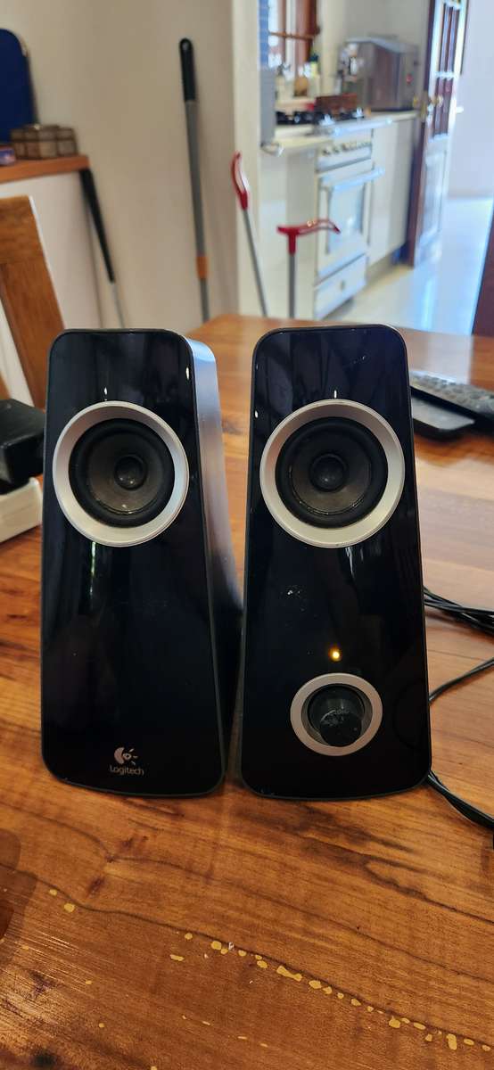 logitech speakers system z320