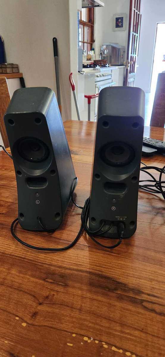 logitech speakers system z320