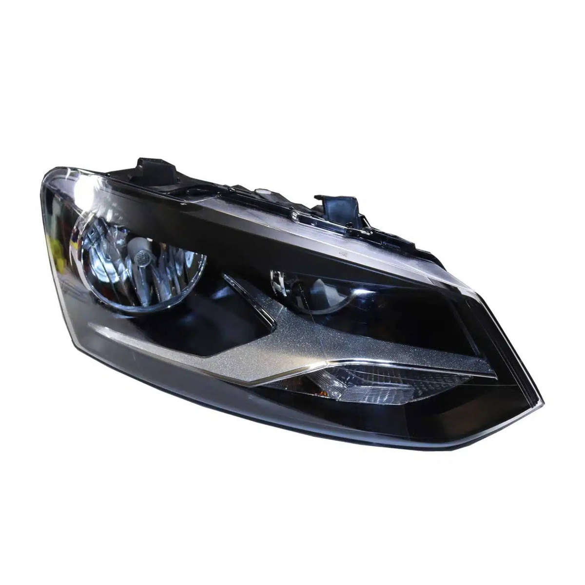 VW POLO 6R HEADLIGHT FROM 2009 TO 2014. Choose which side you looking for. Left or Right