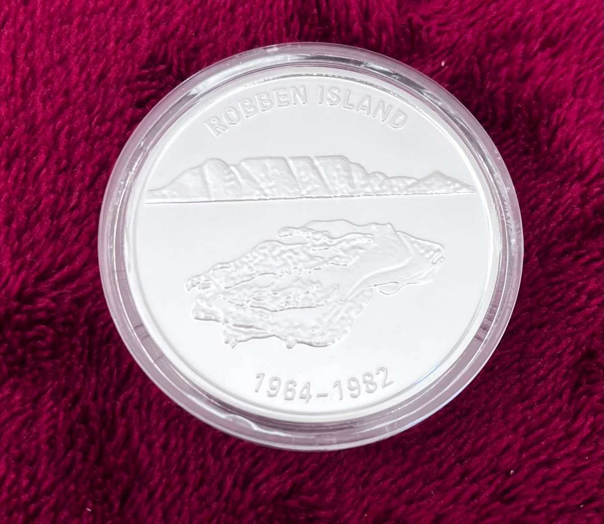 Nelson Mandela Commemorative medallion