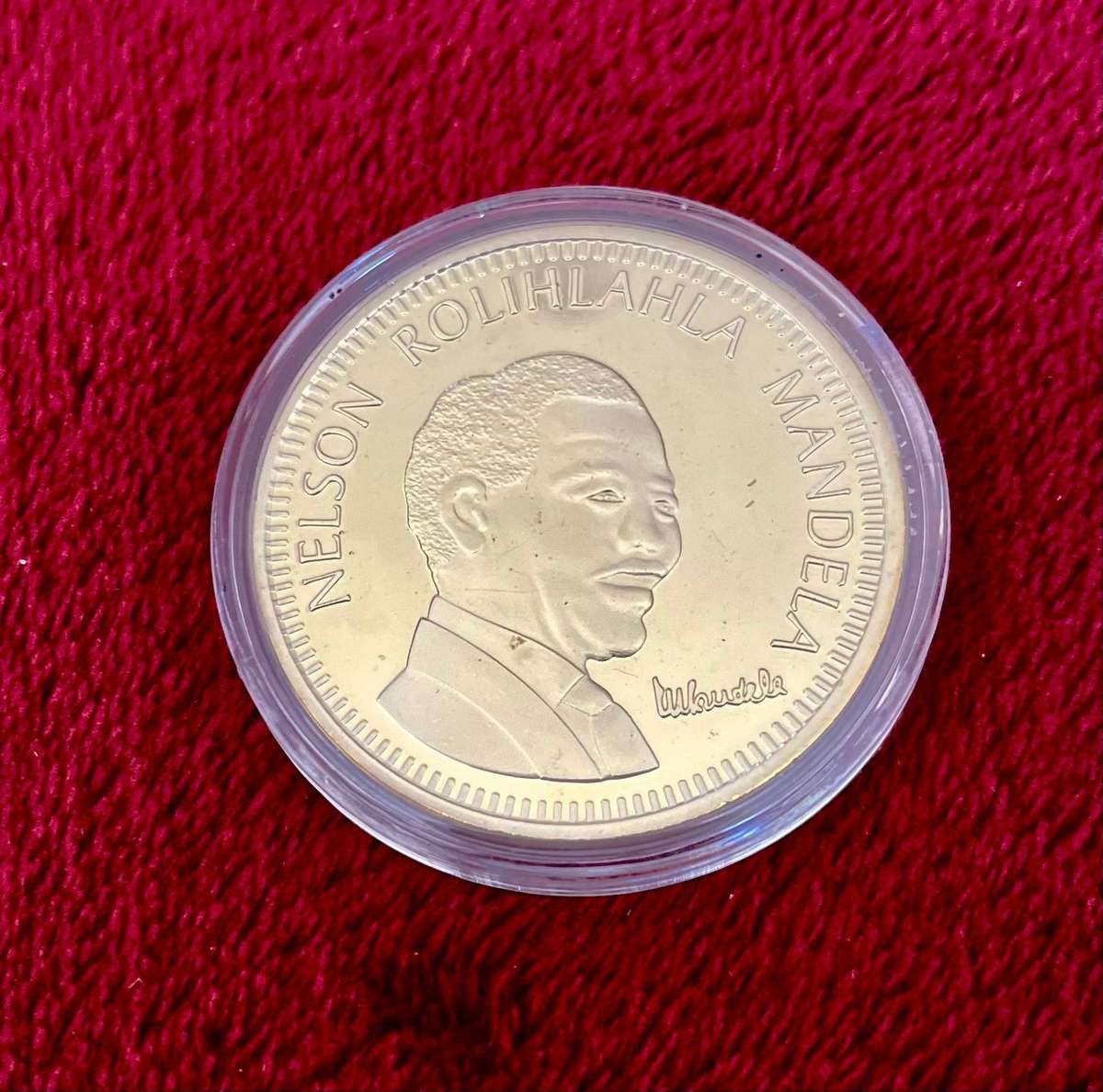Nelson Mandela Commemorative medallion